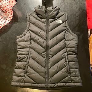 WOMENS NORTH FACE PUFFER VEST